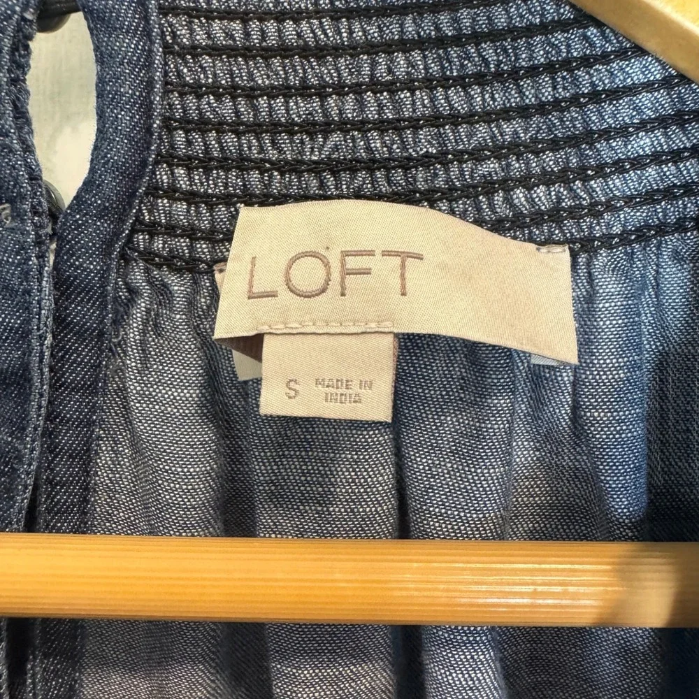 LOFT Womens Blue Lyocell Chambray Smocked Neck Blouse Long Sleeve Top Small